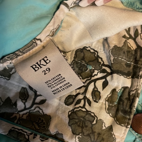 BKE Mollie Shorts from Buckle - Picture 2 of 3